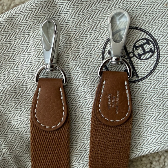 New Hermes Taurillon Clemence Amazone Evelyne TPM 16 Gold w/White Stich/PHW - Picture 9 of 10